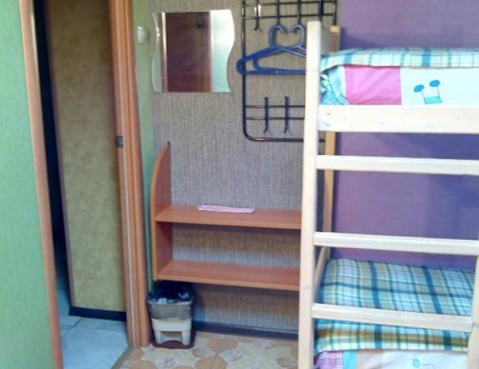 Номер эконом семейный (без окна) c двумя двухъярусными кроватями и диваном - Мини-отель «Коста Рика» Щелково