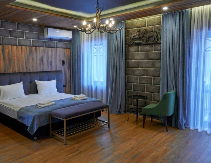 Номер люкс Черный (с завтраком) - Мини-отель «За поводом» Щелково