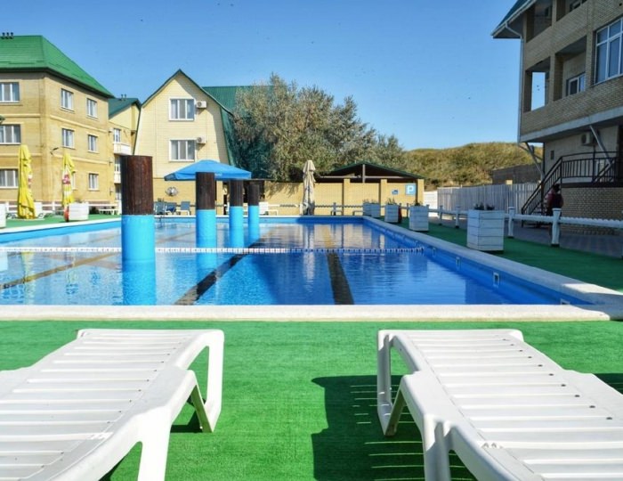 Бассейн - База отдыха «ЮгРа»