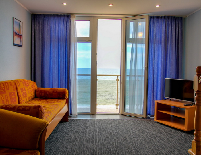 Полулюкс 3-местный 2-уровневый - Гостиница «Хижина Робинзона» Феодосия