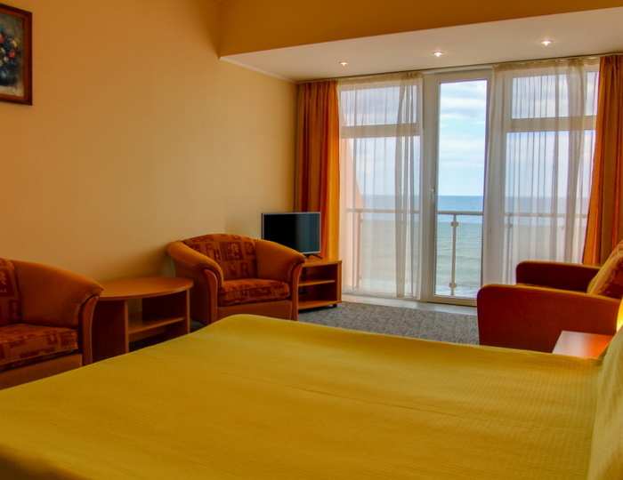 Улучшенный 3-местный 1-комнатный с балконом - Гостиница «Хижина Робинзона» Феодосия