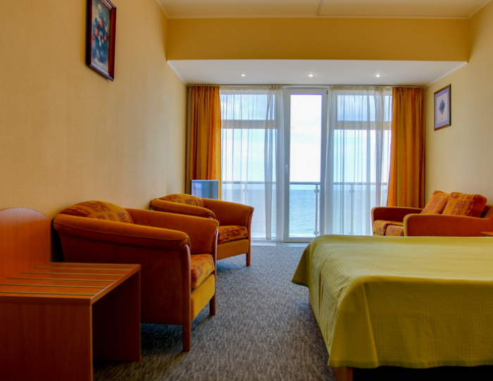 Улучшенный 3-местный 1-комнатный с балконом - Гостиница «Хижина Робинзона» Феодосия