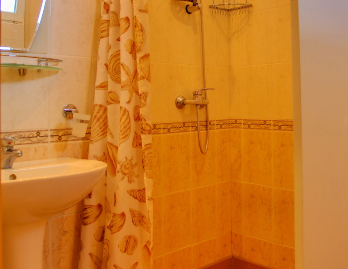 Улучшенный 3-местный 1-комнатный с балконом - Гостиница «Хижина Робинзона» Феодосия