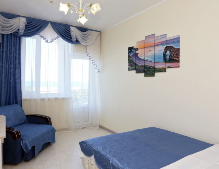 Люкс 3-местный 1-комнатный с балконом - Отель «Экватор» Береговое