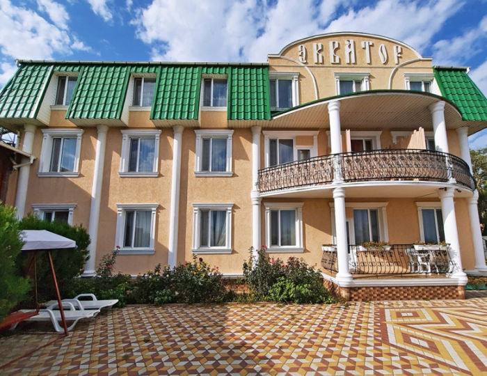 Отель «Экватор» Береговое