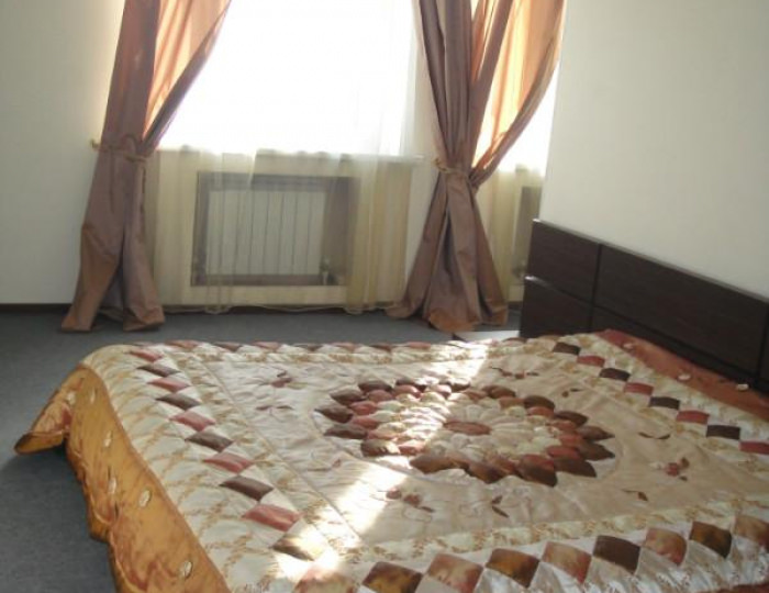 Номер комфорт с 1 двуспальной кроватью - Отель «Корона» Астрахань