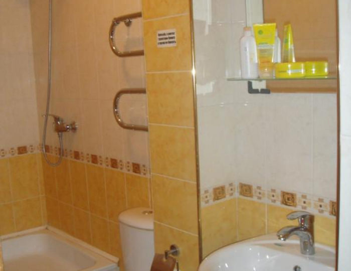 Номер стандарт улучшенный с 1 двуспальной кроватью - Отель «Корона» Астрахань